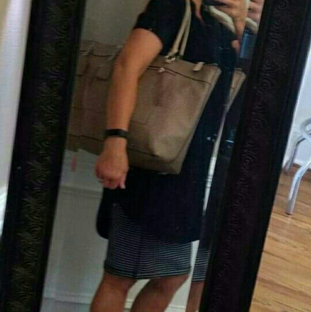 COPY - 🍁Guess extra large Handbag purse